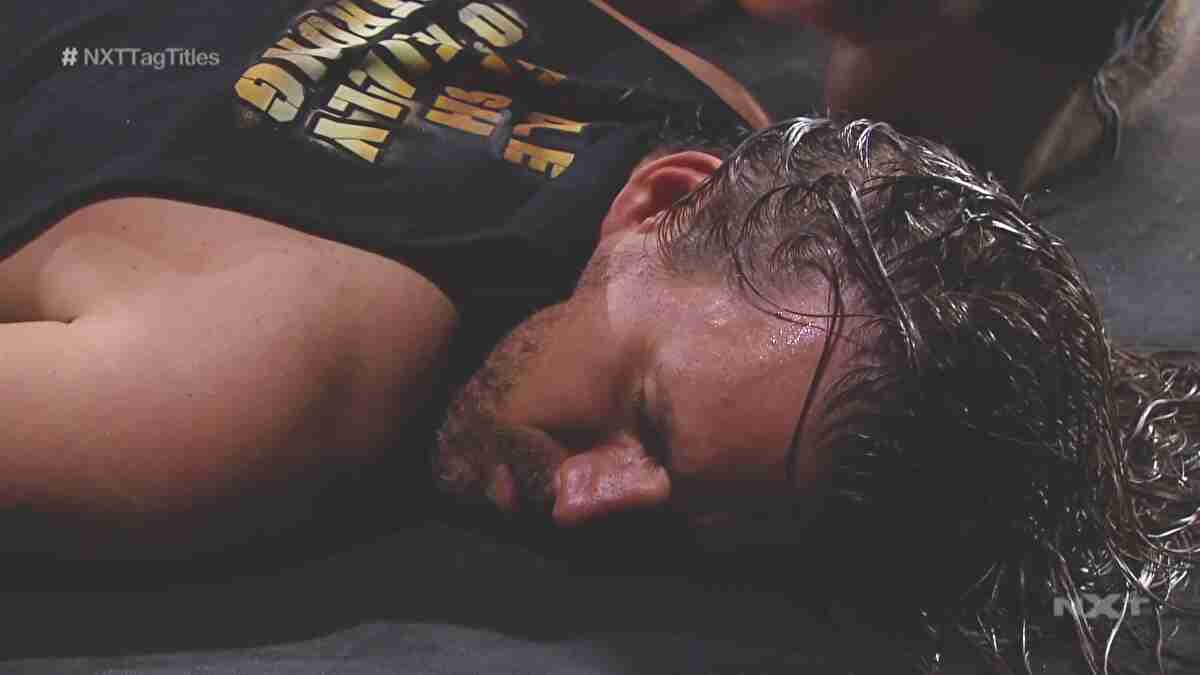 パット・マカフィー（元NFLのキッカー兼パンター）がアダム・コールにパントキック！【WWE・NXT・2020.8.5・PART2】